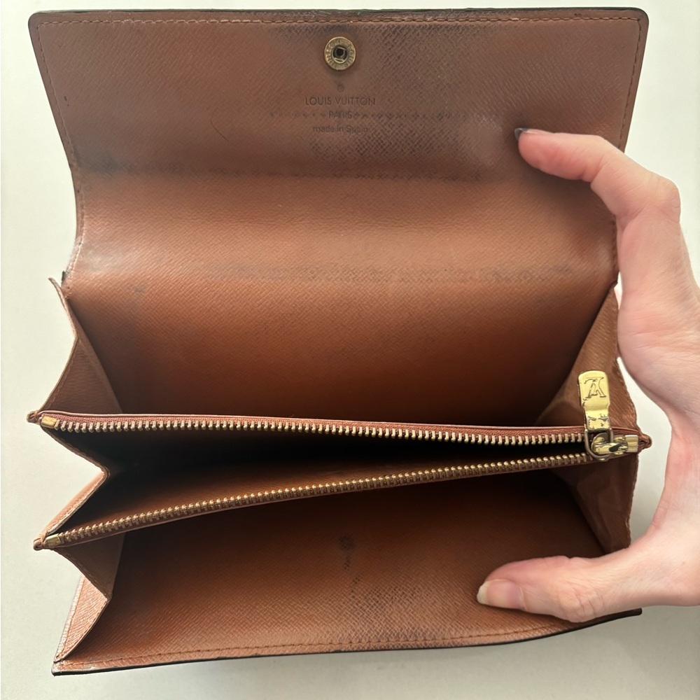 Louis Vuitton Brown Monogram Sarah Wallet - Picture 5 of 9